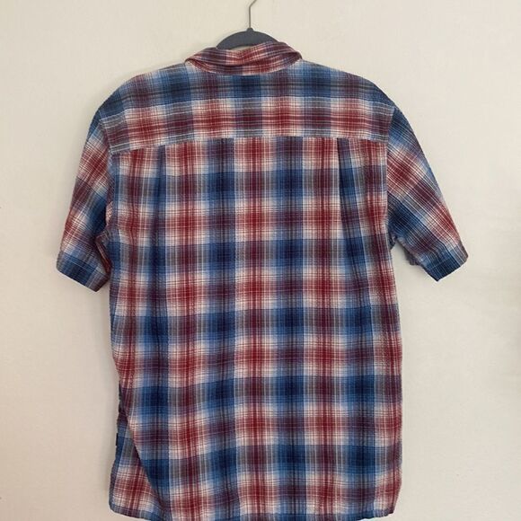 Patagonia sz L button down short sleeve red blue white excellent pre owned cond - Picture 5 of 6